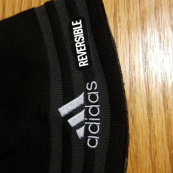ADIDAS REVERSIBLE WINTER HAT - Picture 2 of 5